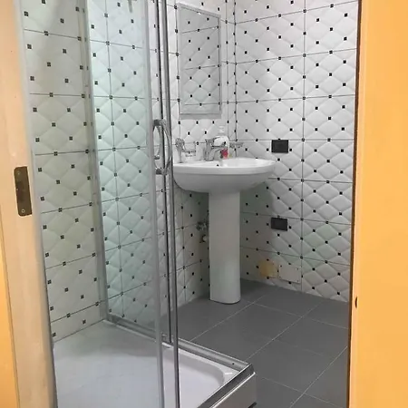 Vjosa فندق